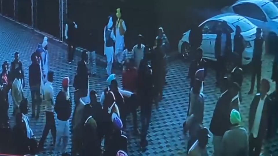 Armed men entered the wedding function in Bathinda
