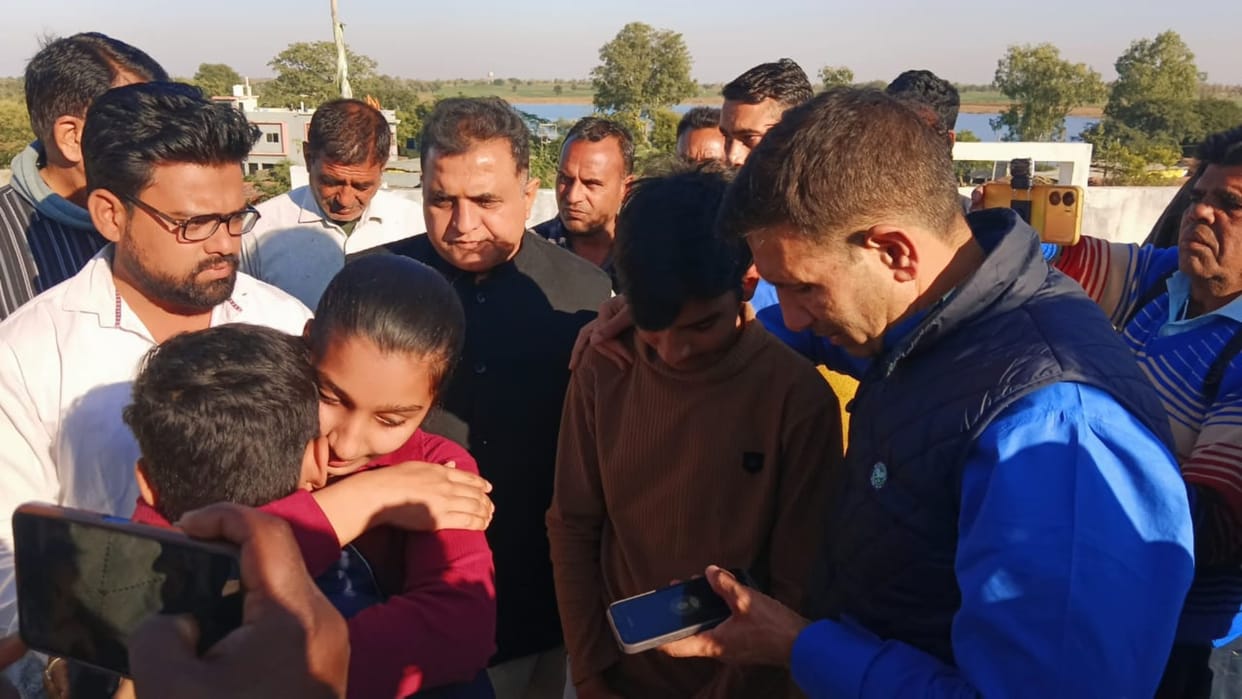 Sehore News: Rahul Gandhi spoke to children of couple who committed suicide, allegations against ED officials