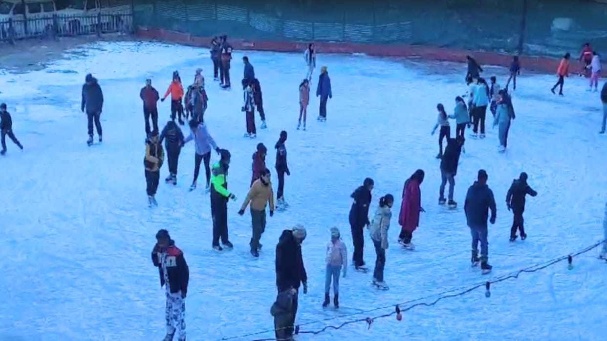 Enjoy ice skating to the tunes of music in Shimla