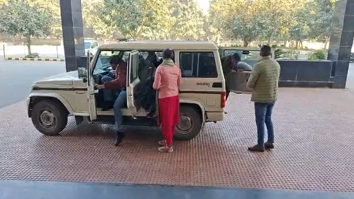 Bribery case in Sonipat, team brought the vice president and personal assistant of women commission to ACB off