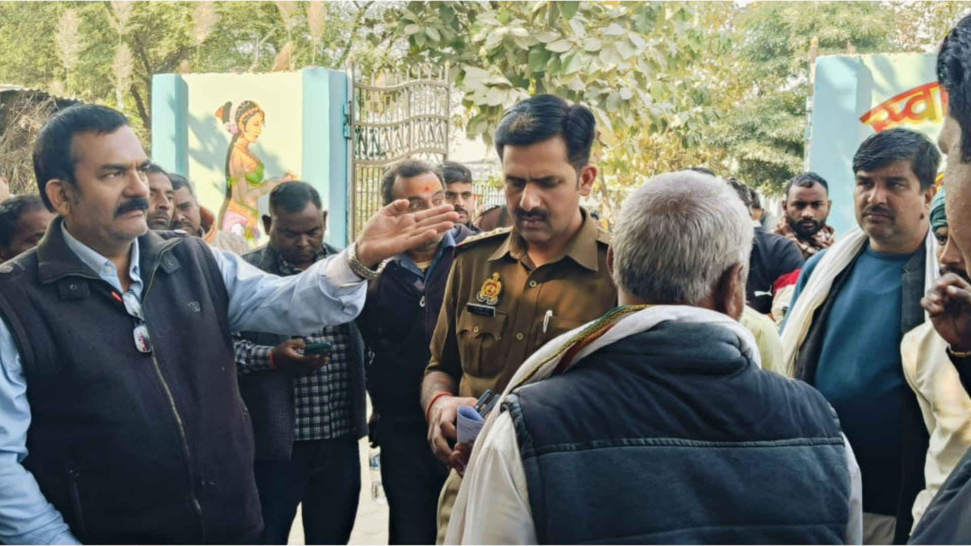 Police will go to Gujarat to arrest Pradhan, accused in Gorakhpur Jhinku Dubey murder case.