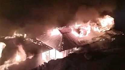 Kullu News Residential house burnt to ashes in Rumali village of Anni