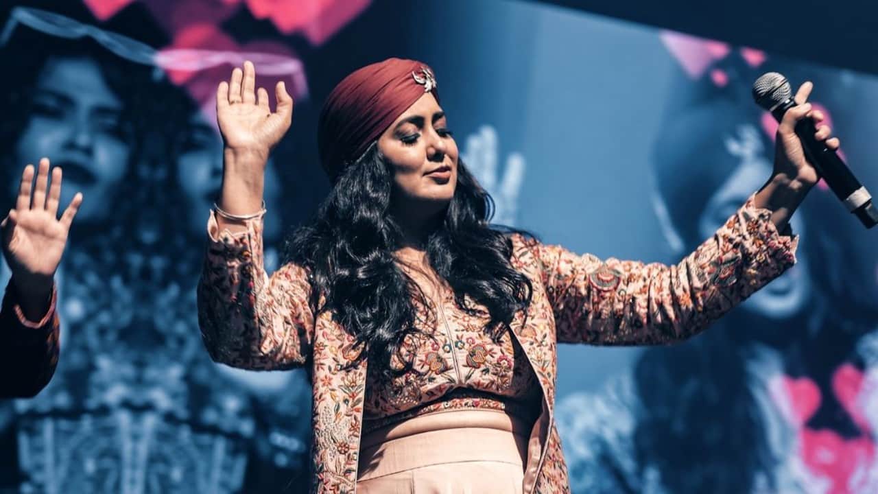 10 Interesting stories related to Harshdeep Kaur Birthday she received three awards for the song Dilbaro