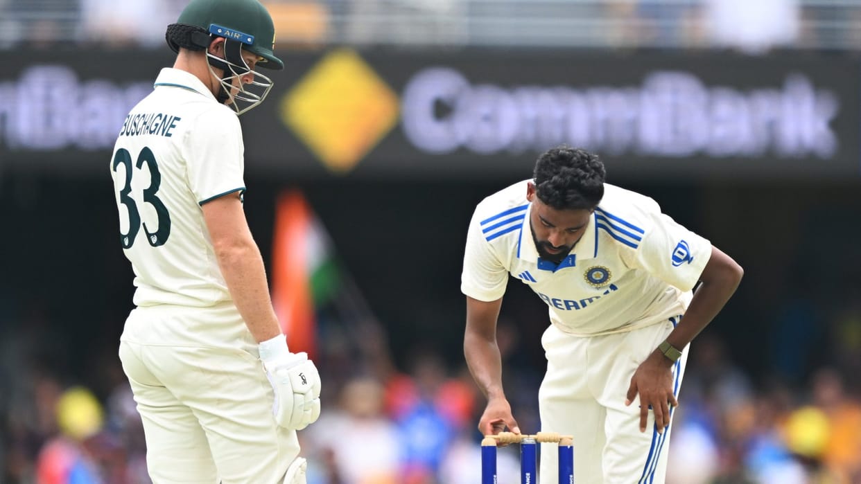 IND vs AUS 3rd Test: Labuschagne and Siraj face to face over changing stump bails, Watch video of the dispute