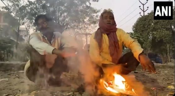 Kanpur Weather Update Snowfall on the mountains increased the cold winds blowing bonfires became a support