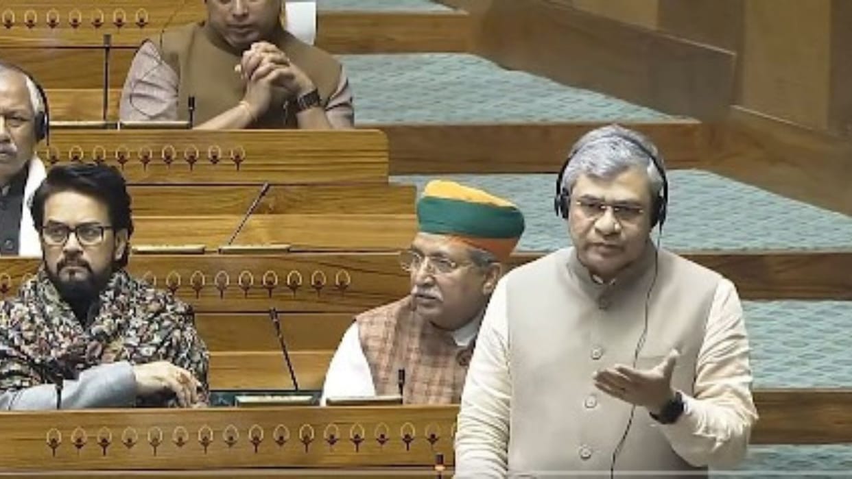 J&K News: Stoppage of Vande Bharat in Pulwama will increase connectivity, Railway Minister gives approval to e