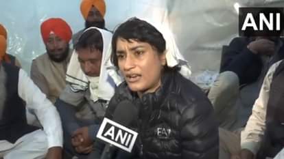 खनौरी बॉर्डर पहुंची विनेश फोगाट।