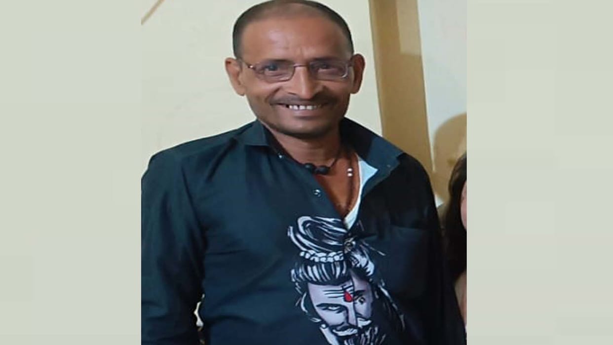 Banda: Seeing debt and ruined crop, farmer committed suicide by hanging himself on field