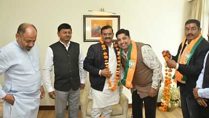 MP Politics News Congress Councilor Manish Joined BJP took membership Satna Municipal Corporation