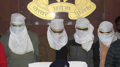 पुलिस की गिरफ्त में आरोपी।