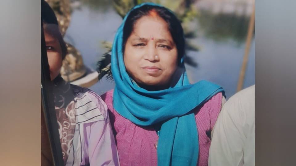 accused beat up woman and made her fall In dispute over removing scooty in Lucknow she died