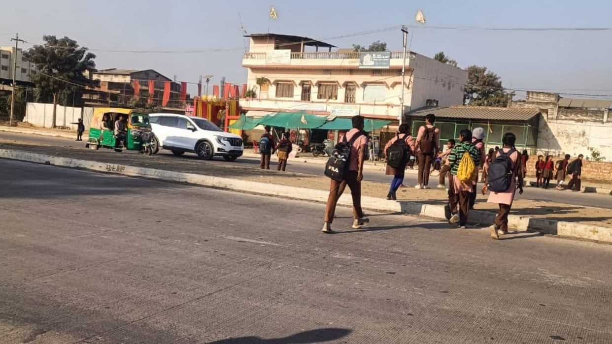 Invitation to accident 110 children are crossing the six lane daily risking their lives