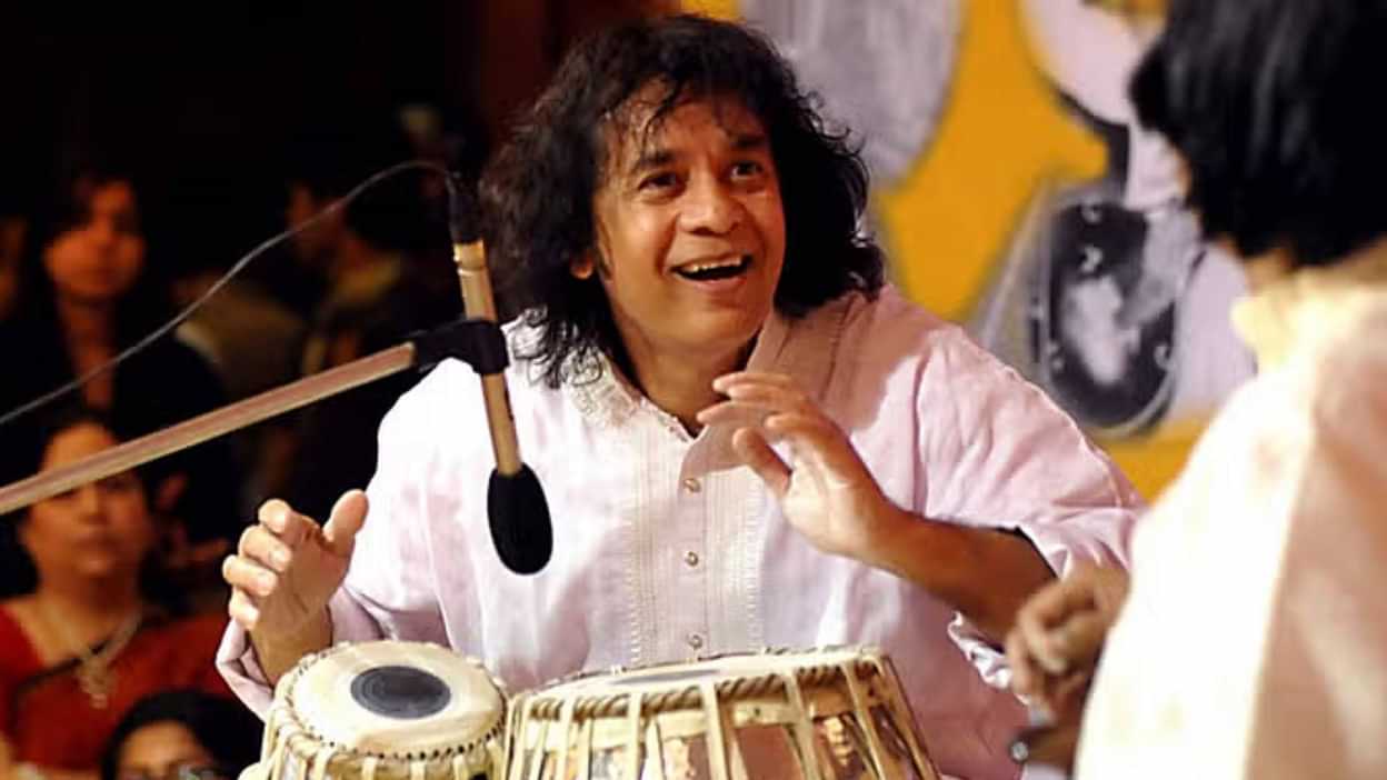 Zakir Hussain Passed Away At Age Of 73 Unknown Facts About Indian Musician Tabla Player Career Struggle Story - Entertainment News: Amar Ujala - Zakir Hussain Death:हमेशा तबला गोद में रख सफर