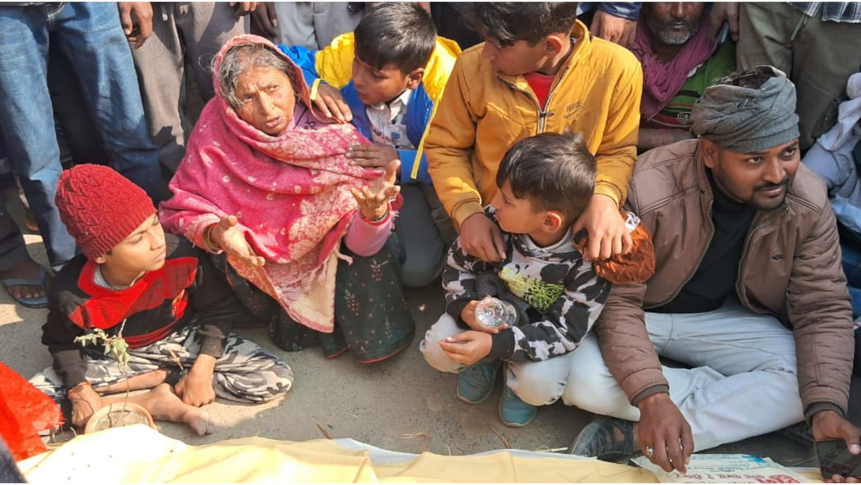 Youth murdered in dispute over property dealing in Deoria, injury marks on head
