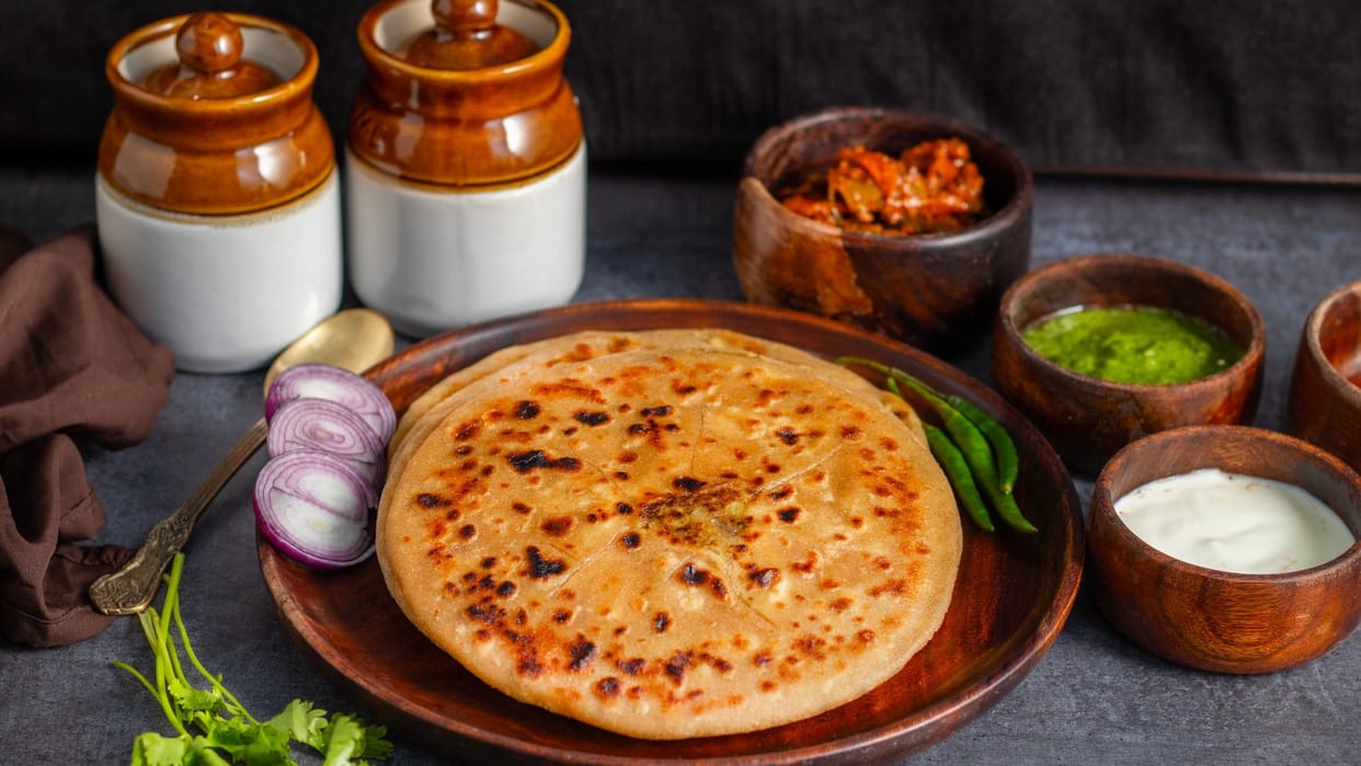 aloo paratha recipe dhaba style aloo paratha recipe in hindi