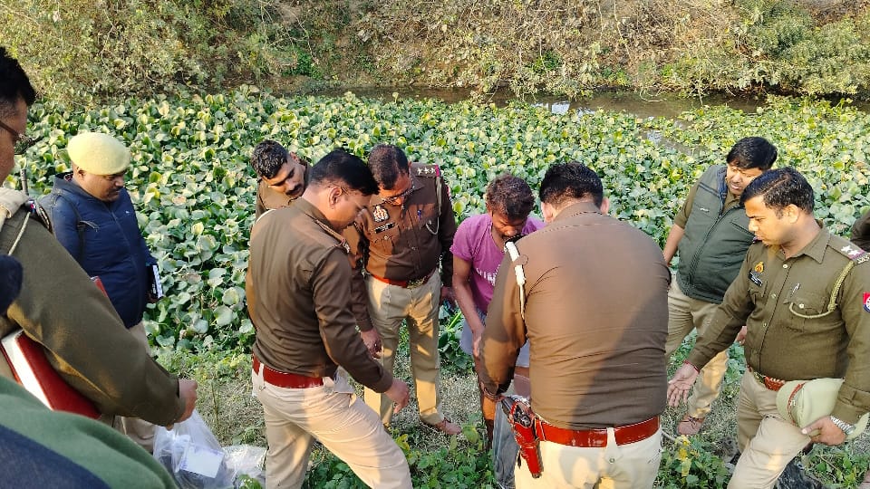 Young man along with his relatives killed his lekhpal friend his head found in drain in bareilly see photos