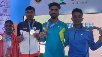 बाएं से कविता, गौरव माथुर, गुलवीर सिंह और सावन बरवाल