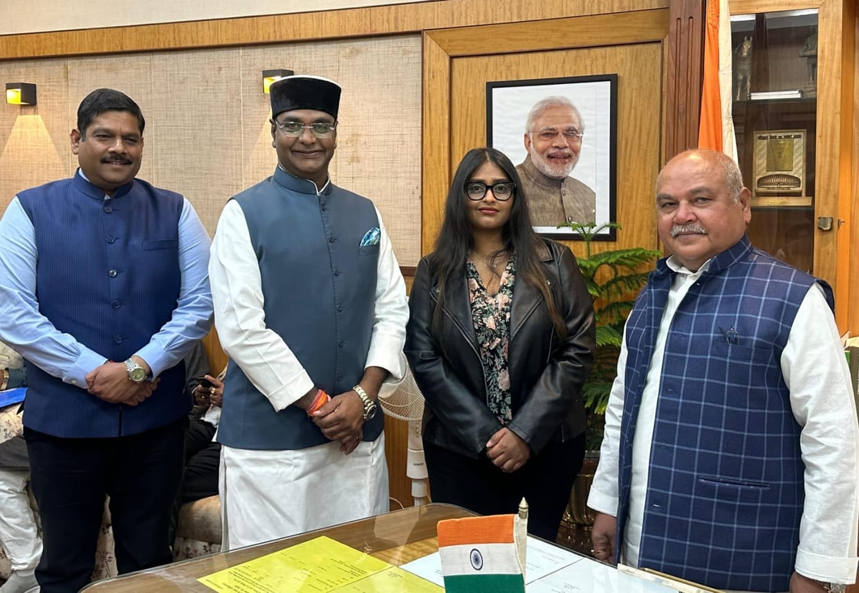 Bhopal: Minister Vishwas Sarang reached the assembly with his daughter Bhumika, people started speculating tha