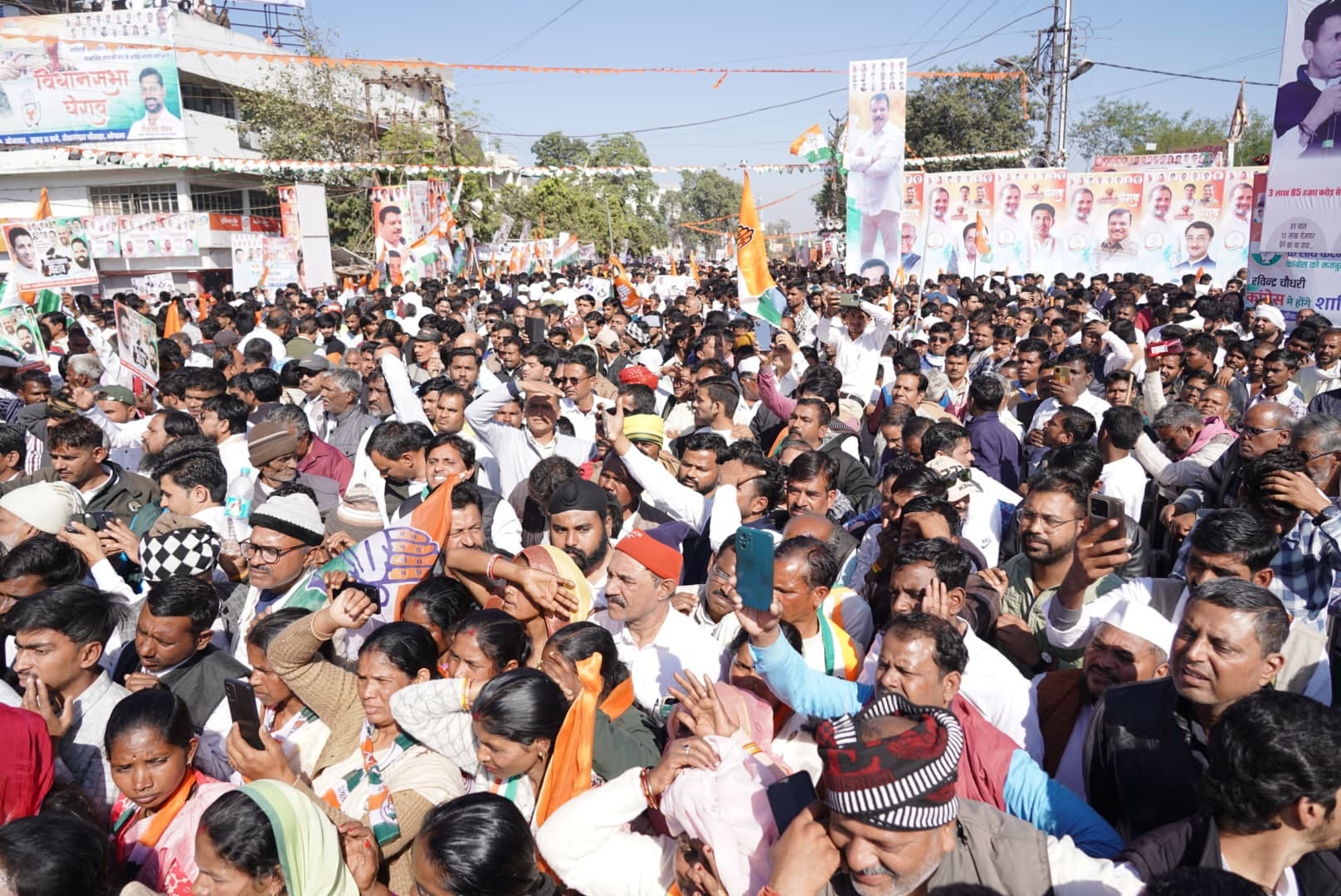 Bhopal: Congress's show of strength, Congressmen going to surround the Vidhan Sabha were arrested on stage, Co