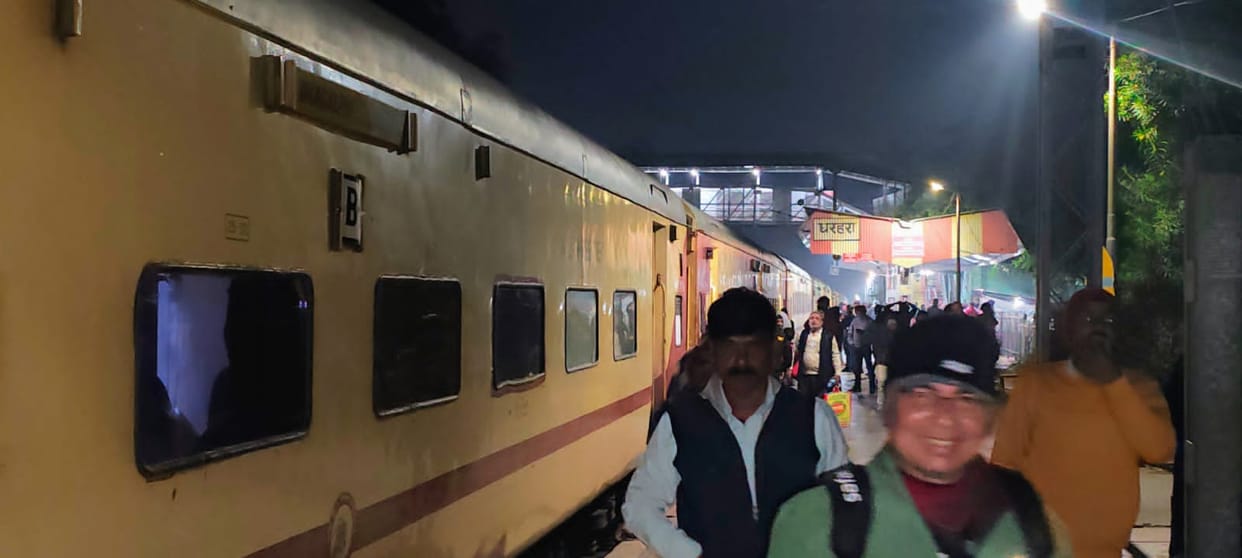 Bihar News: Intercity Express engine caught fire, brake shoe, Danapur Bhagalpur Intercity, Dharhara station