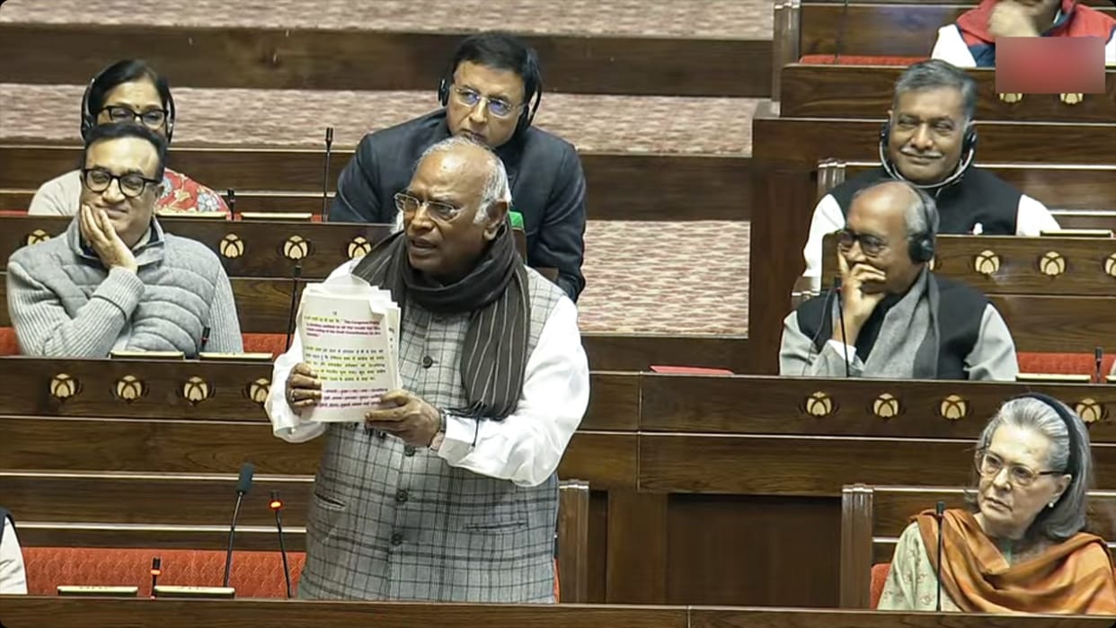 Cong demands PM’s apology for 'twisting' facts on Nehru: Kharge in RS News in hindi