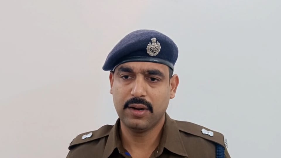 Saharanpur: 1.30 lakh rupees looted from a tractor driver who was going home after selling wood in Yamunanagar