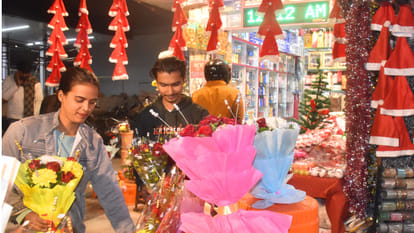 With the beginning of Kharmas, Lagan has ended in Gorakhpur, Sahalag will start again after January 14.