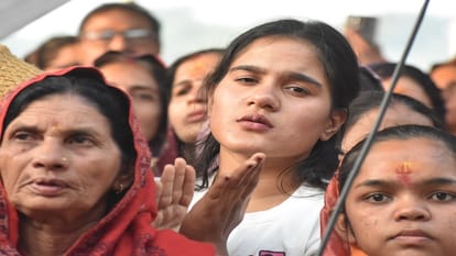 Meerut: Those who do not invest their body, mind and money in God, their children invest their mind in liquor