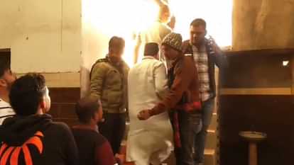 Meerut: three arrested for Claimed to grow hair by making bald people with the help of medicine