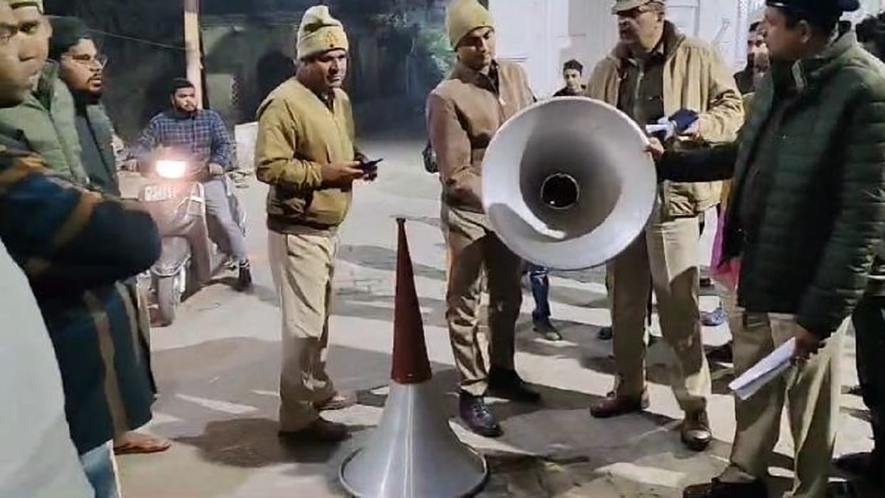Police removed two loudspeakers from religious place in Shahjahanpur