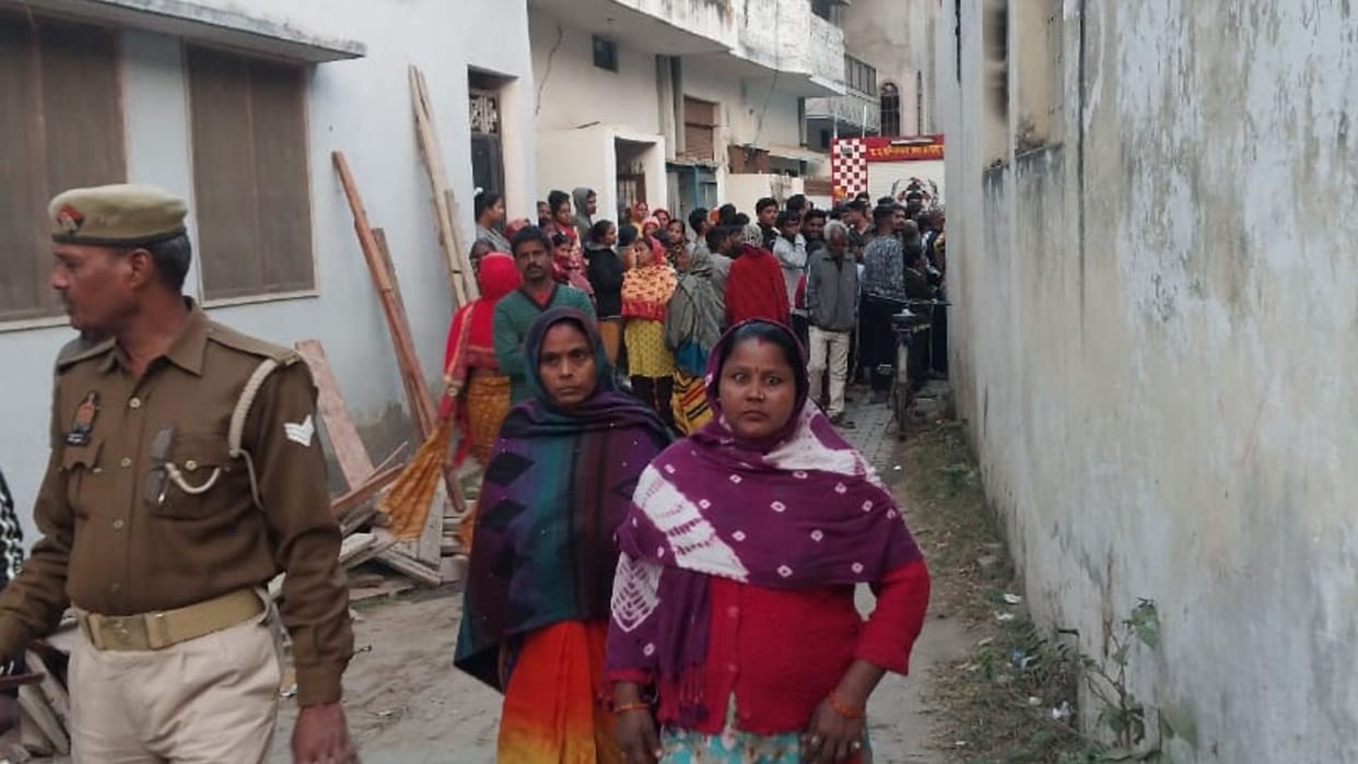 Fire broke out due to short circuit in Varanasi one died due to burn injuries