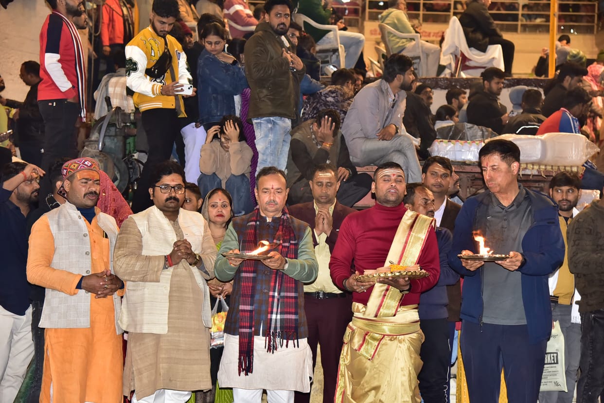 Minister of State for Cooperation JPS Rathore said Rahul and Sonia Gandhi anxious to become PM
