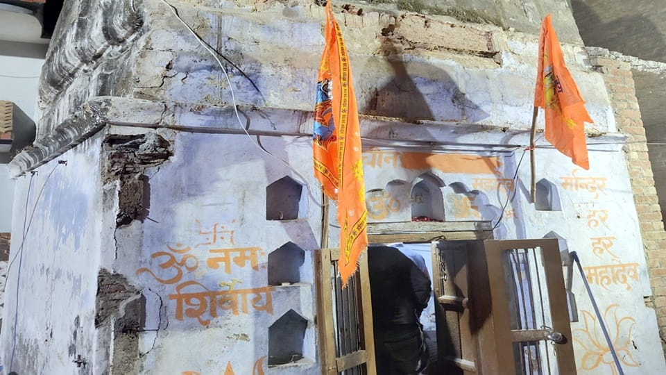 Sambhal Shiv Mandir: Crowd devotees in Shiv temple... chants Har Har Mahadev, see live pictures