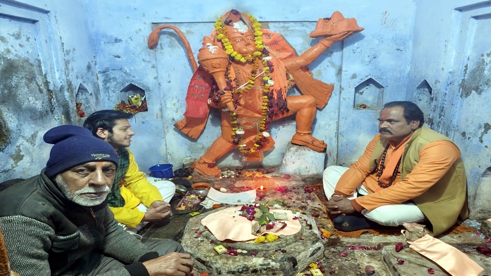 Sambhal Shiv Mandir: Crowd devotees in Shiv temple... chants Har Har Mahadev, see live pictures