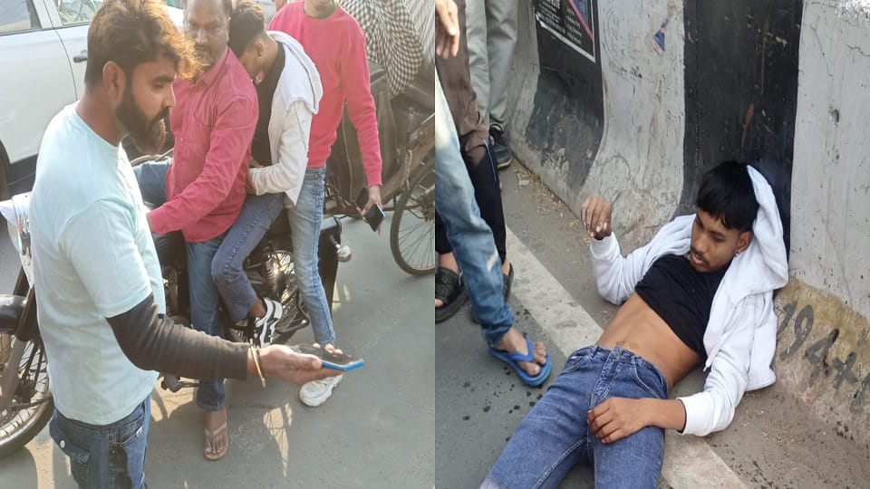 Fierce collision between bike and Activa young man drenched in blood condition critical