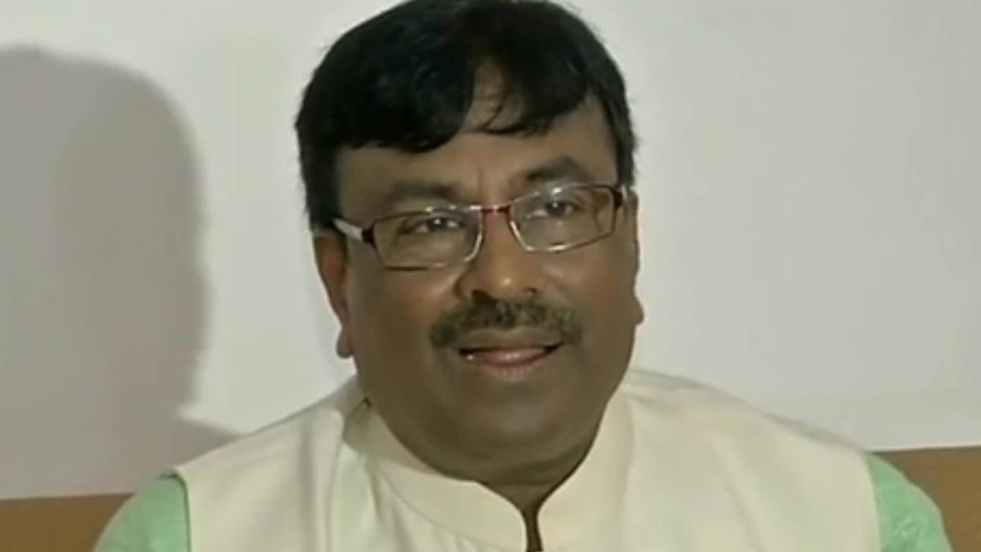 Maharashtra Politics Murmurs Of Protest In Maharashtra As Many Ministers Dropped From Cabinet News in Hindi