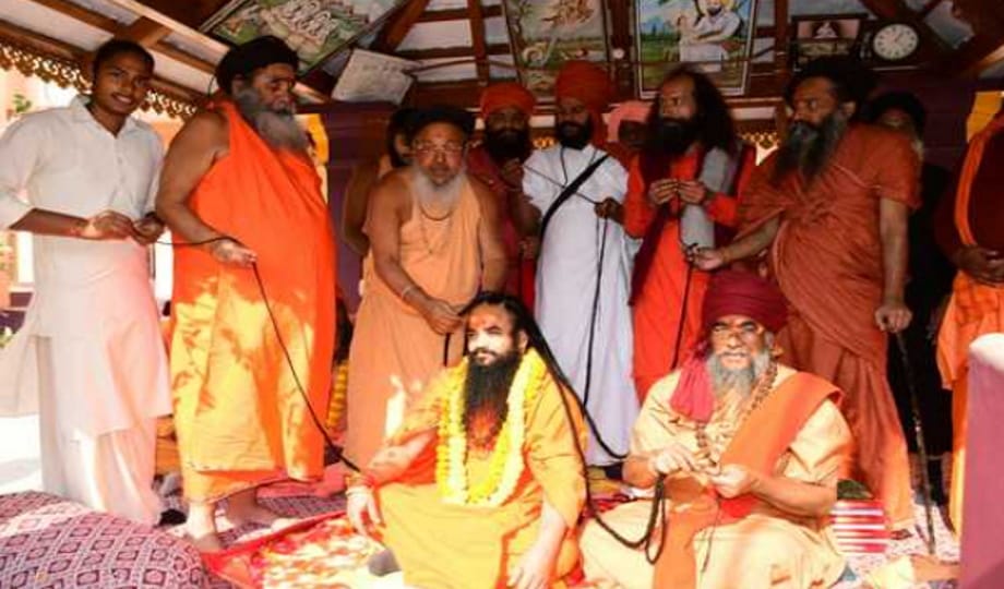 Amidst the tussle, Ramnaumi Das declared the new Mahant of Paschim Panghat of Bada Udasin Akhara.