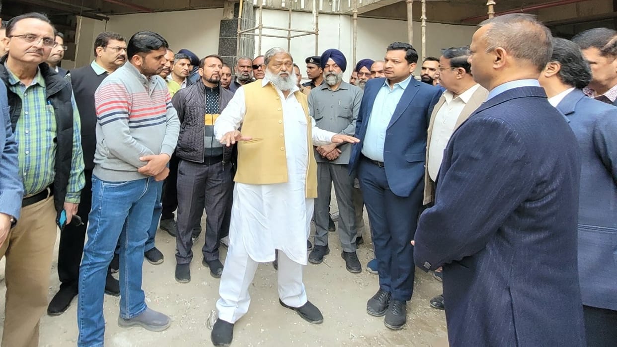 32 banks of Ambala Cantonment will be shifted to the under-construction Bank Square, Energy Minister Anil Vij