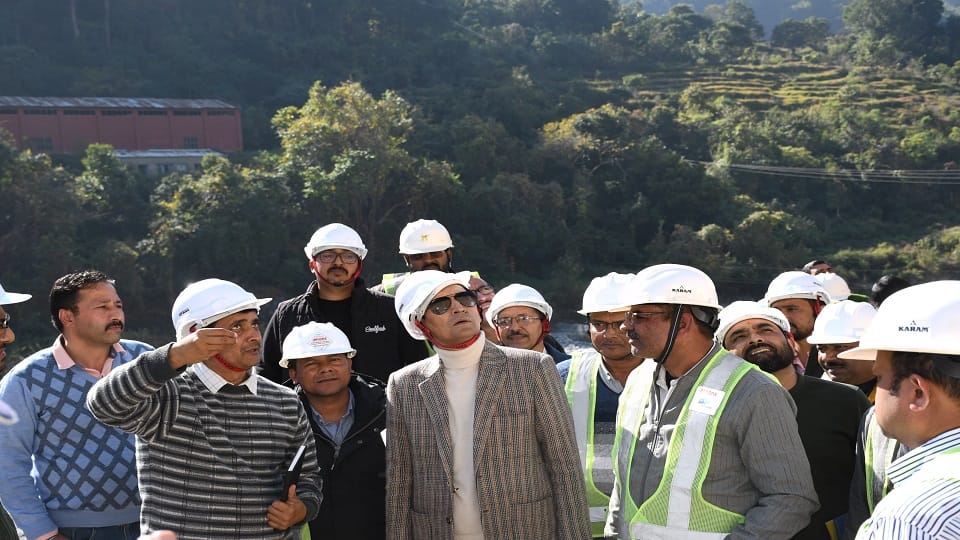 Commissioner Deepak Rawat inspected the construction site of Jamrani Dam