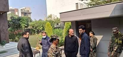 Income Tax team raids in Meerut at BJP leader Vishwakarma Builders and his three parteners