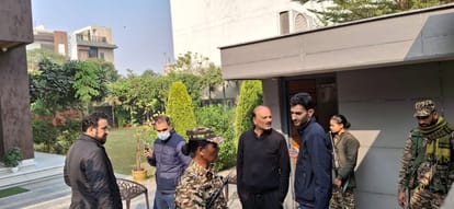 Income Tax team raids in Meerut at BJP leader Vishwakarma Builders and his three parteners