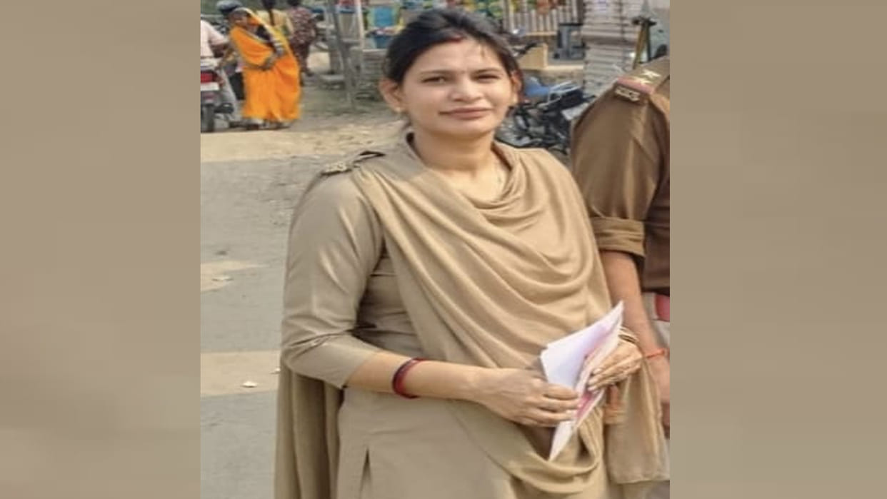 Woman constable travelling in car dies after being hit by a dumper