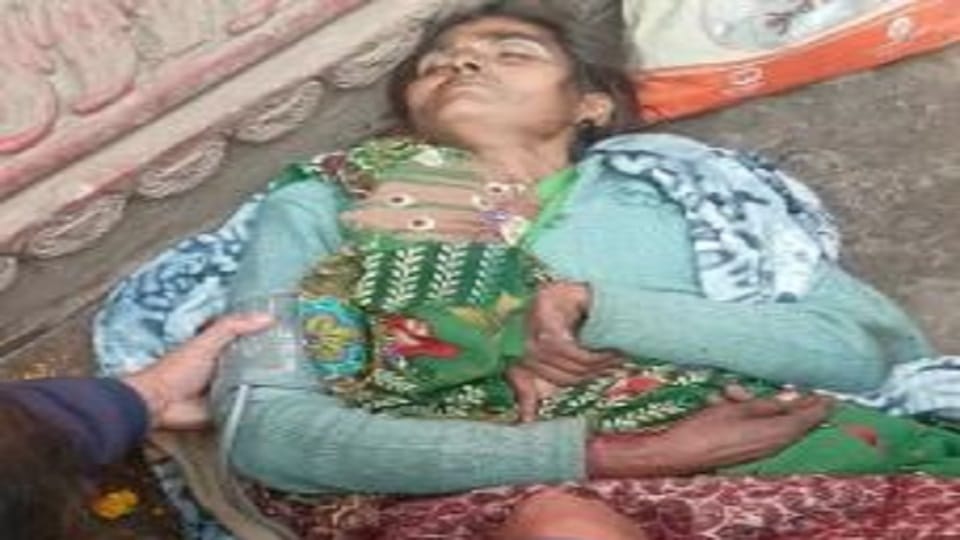 The health of two female devotees who came to see Bihariji deteriorated