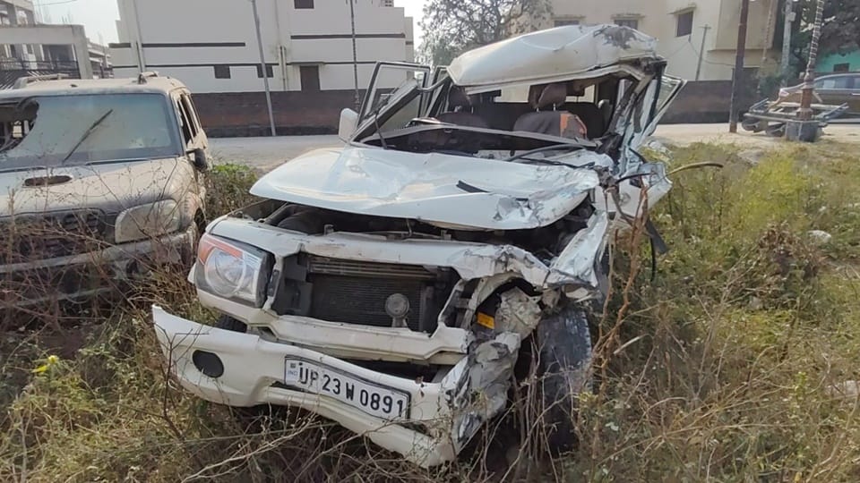 Moradabad: Bolero crushed husband-wife and two children, all four died on the spot