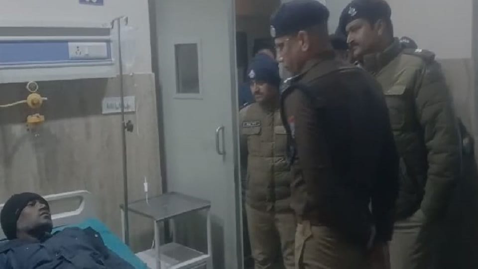 Smuggler injured in encounter between police and drug smuggler in kashipur