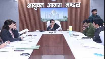 UP: कायाकल्प अधूरा... सात स्कूलों में बिजली नहीं, 21 में चहारदीवारी; परिषदीय विद्यालयों का हाल चौंकाने वाला Seven schools have no electricity 21 have boundary walls this is the condition of council schools