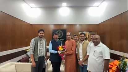 Maharashtra: उद्धव ठाकरे ने सीएम देवेंद्र फडणवीस से की मुलाकात, आदित्य भी रहे मौजूद Uddhav meets CM Fadnavis in Nagpur hindi news maharashtra news