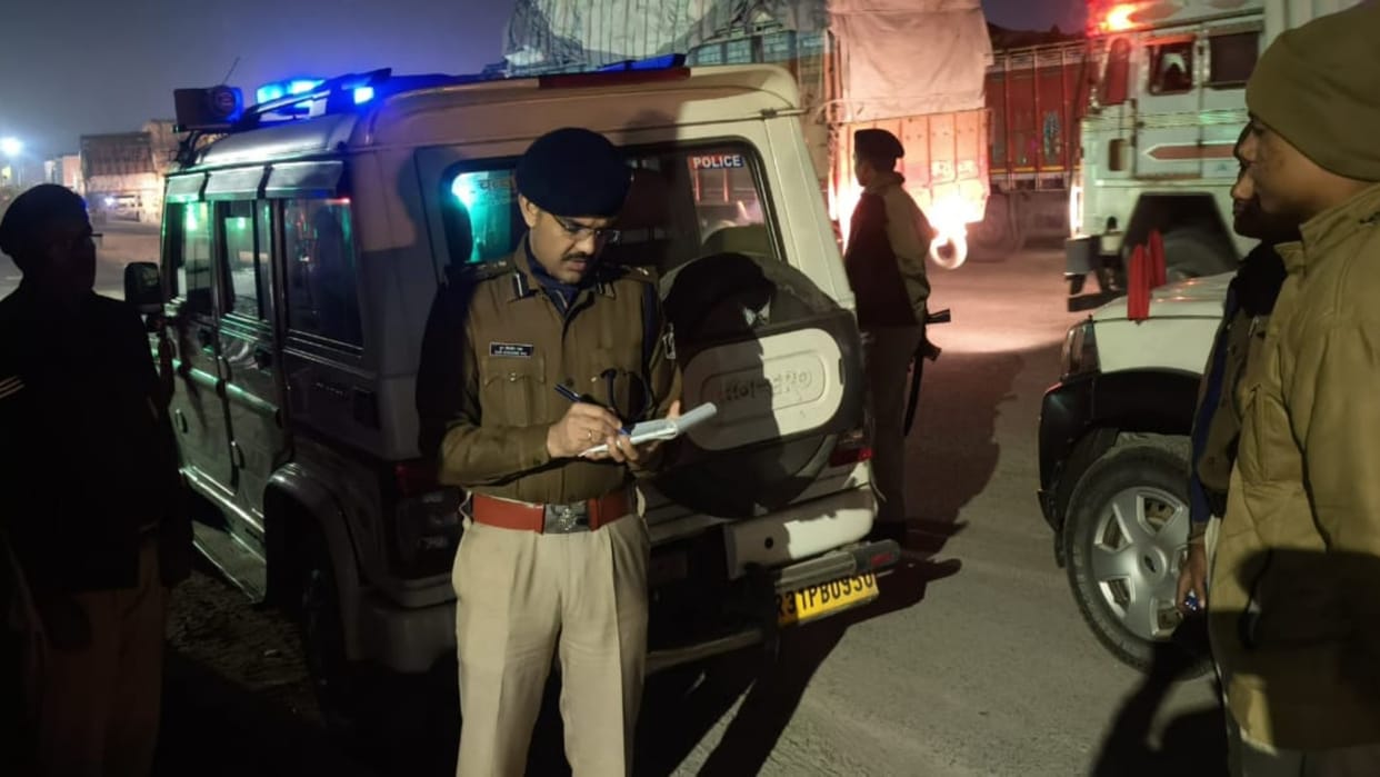 Vaishali: Patrol team exposed during surprise inspection by SP Har Kishore Rai, constables salary deducted