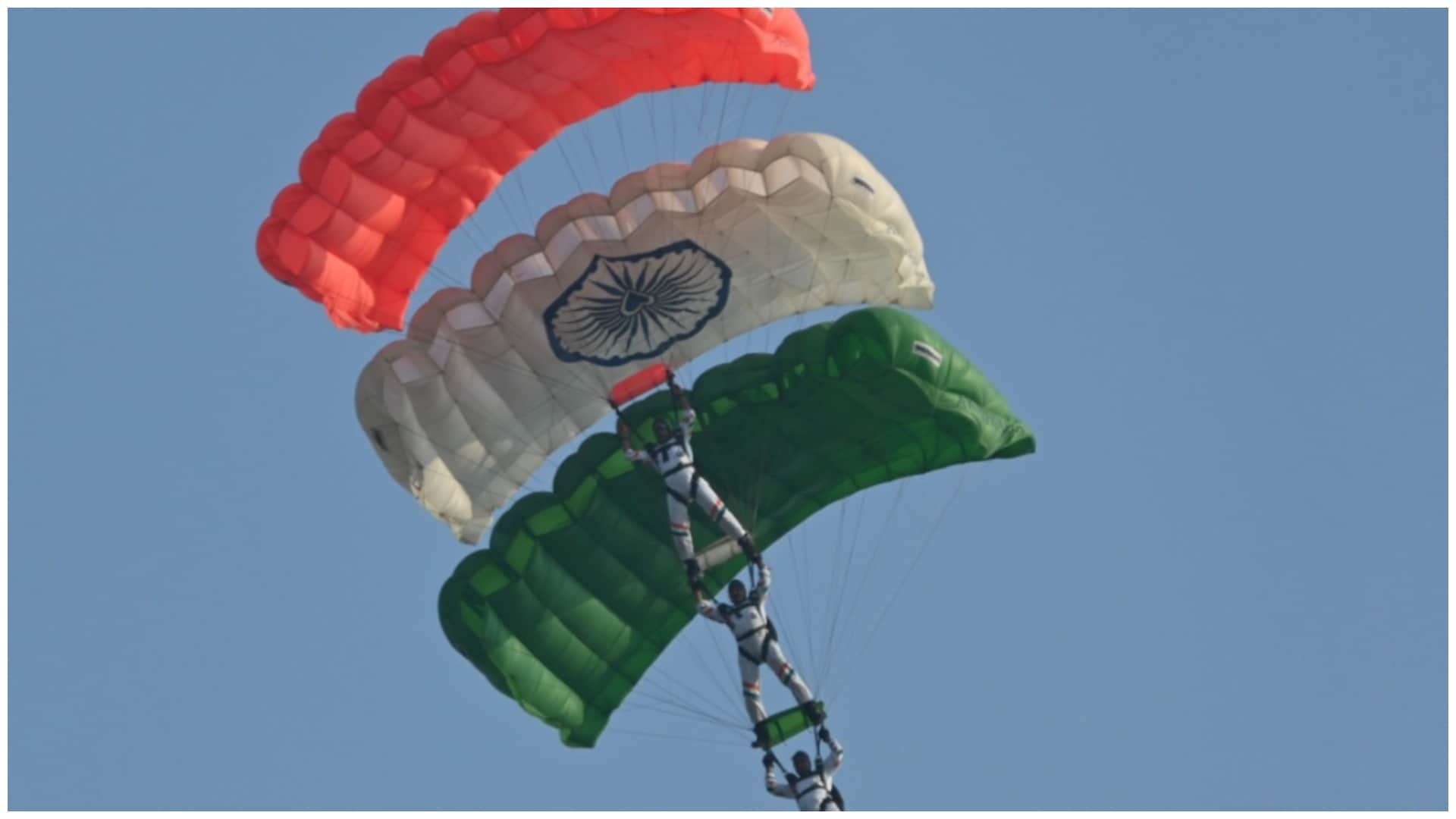 Vijay Diwas: Martyrs were remembered freedom fighters also participated CM Mamata Banerjee sing a song