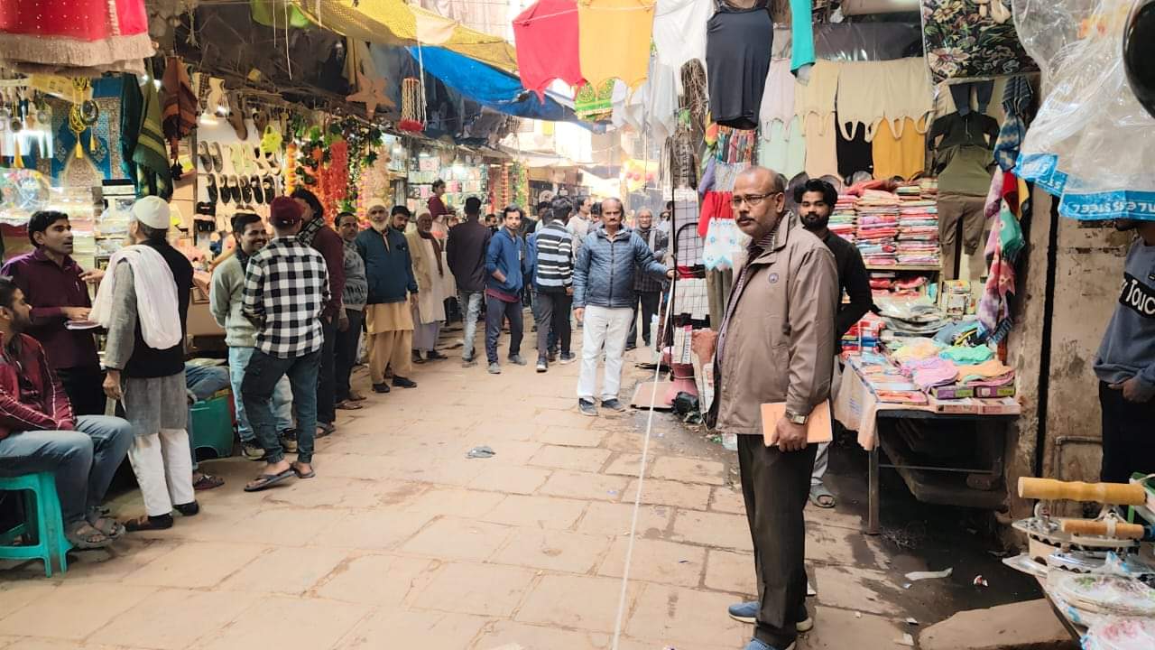 Dal Mandi 100-square-foot shops surpass 60 lakh rupees in 10 months widening changes mood